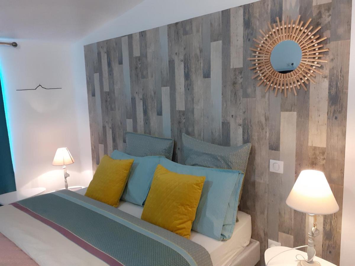 Bed and Breakfast Escale En Baie. Pontaubault Esterno foto